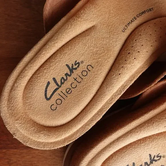 Clarks Brown Leather Sandals with Moccasin Stitching - Picture 9 of 15